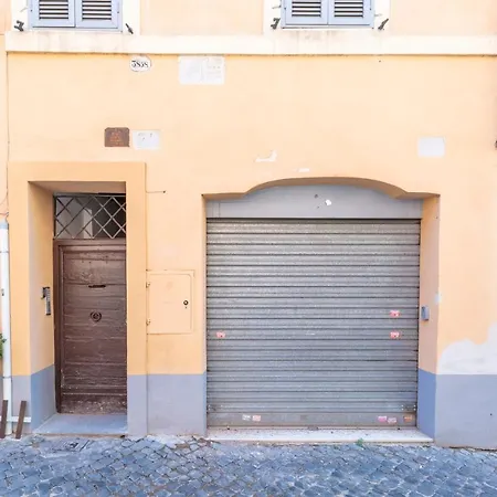 Delightful Flat Few Steps From The Colosseum * Rom