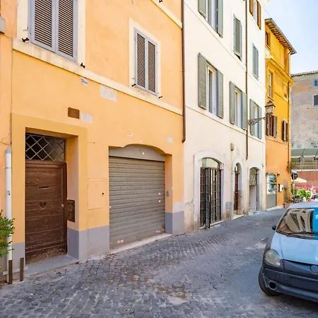 Delightful Flat Few Steps From The Colosseum Roma